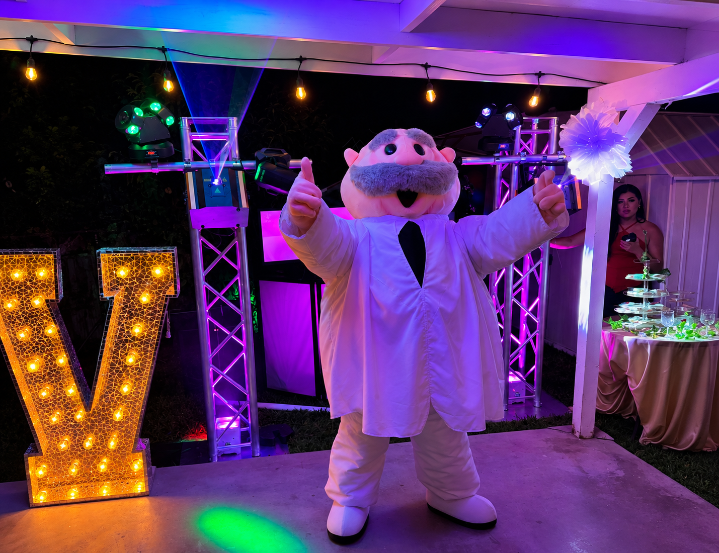 Robot luminoso para celebraciones
